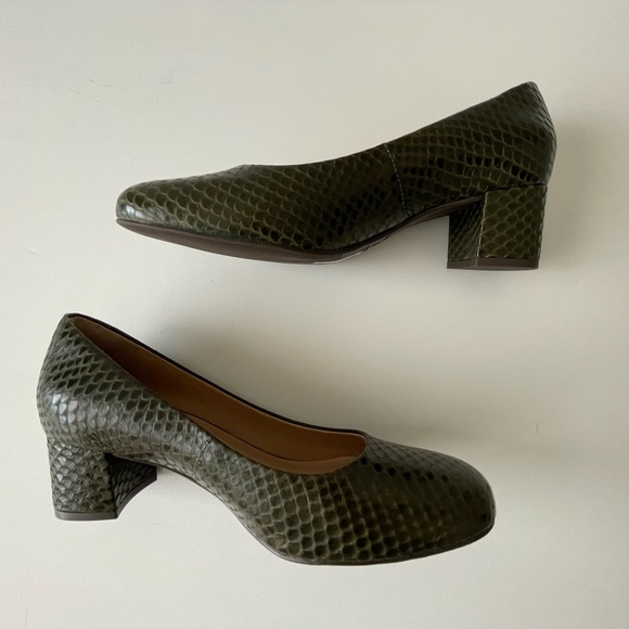Corello Shoes - Womens Shoes Corello Snake Green Pumps Size 36 - US 7 NEW NWT